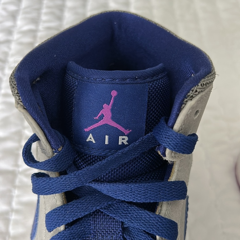 Nike Air Jordan 1 Mid Sneakers, Mens size 10 - Picture 9 of 14